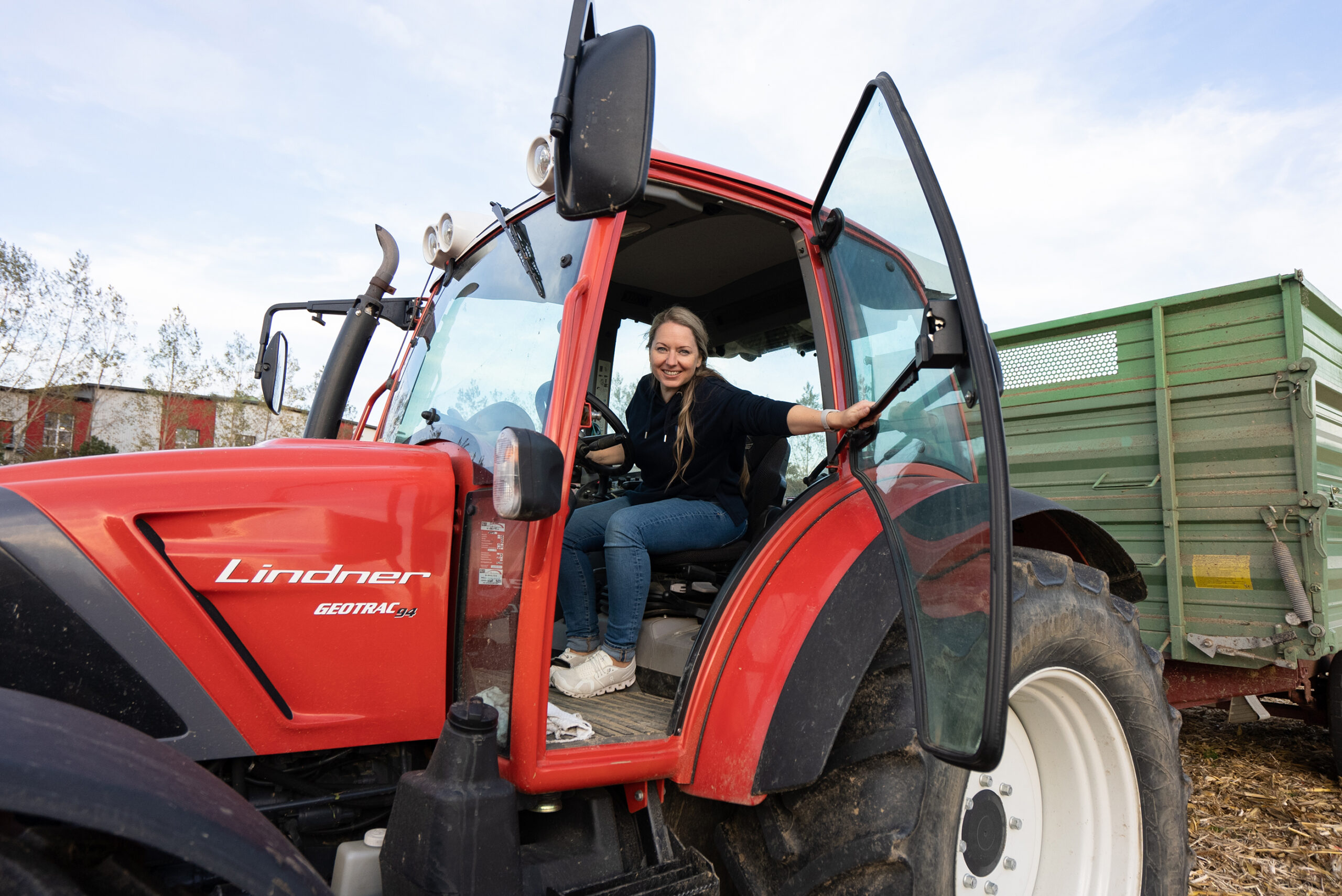 Silke Dammerer bittet um Verständnis und Vorsicht während der Erntezeit.