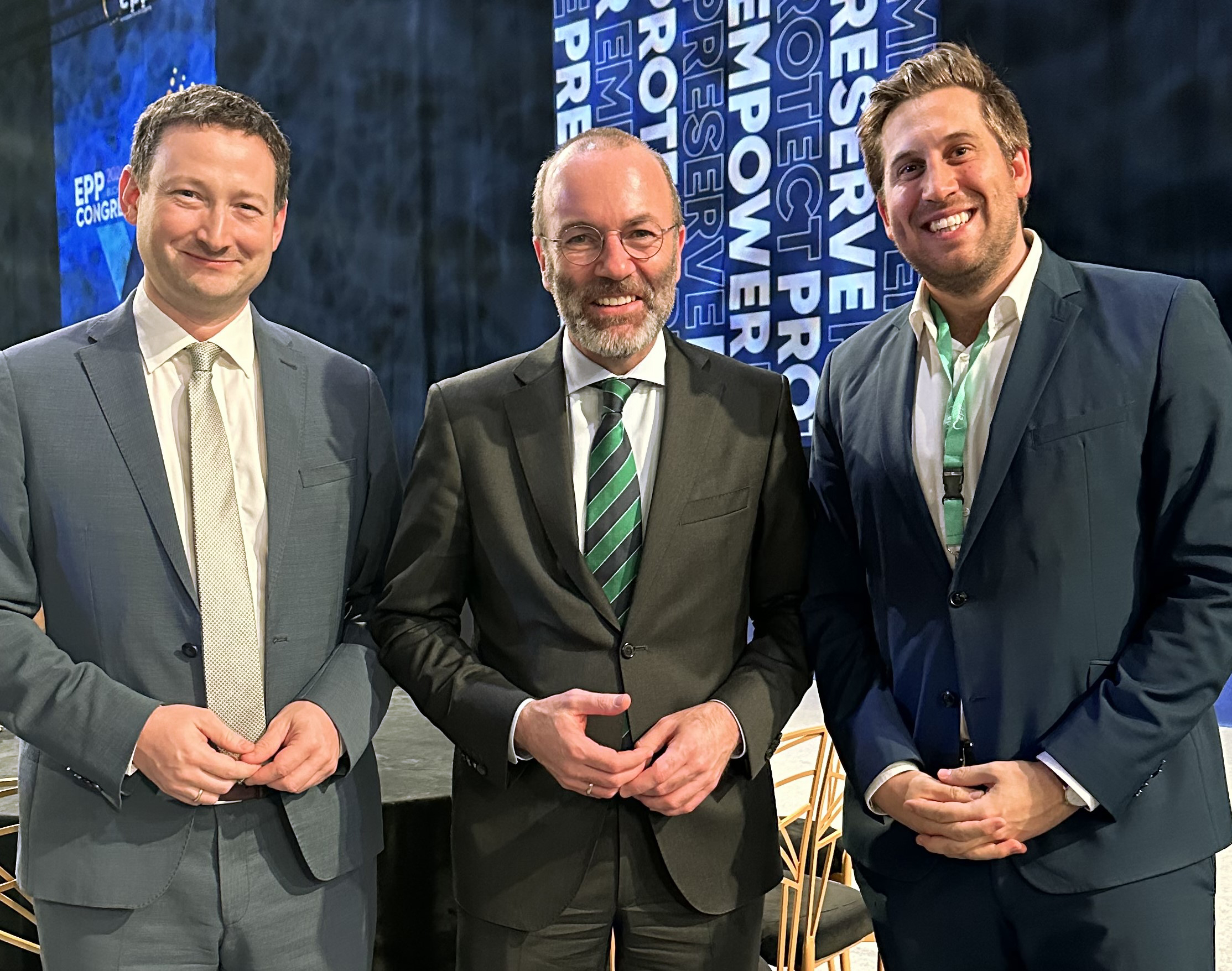 NÖ Bauernbunddirektor Paul Nemecek fand mit EVP-Chef Manfred Weber und ÖVP-Geschäftsführer Alexander Pröll wichtige Verbündete.
