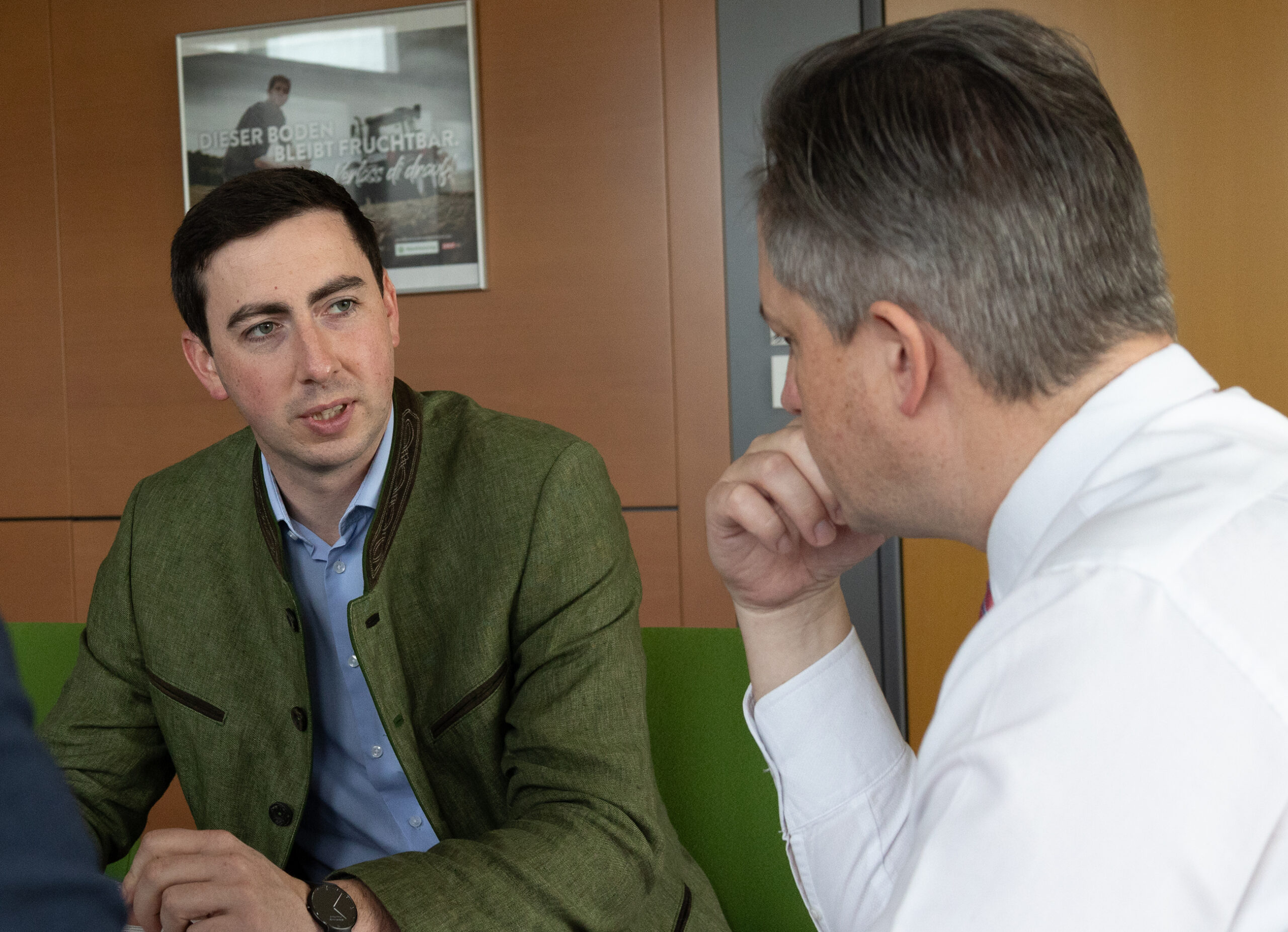 Alexander Bernhuber im Gespräch mit Kammerpräsident Johannes Schmuckenschlager zur Entwaldungsverordnung.