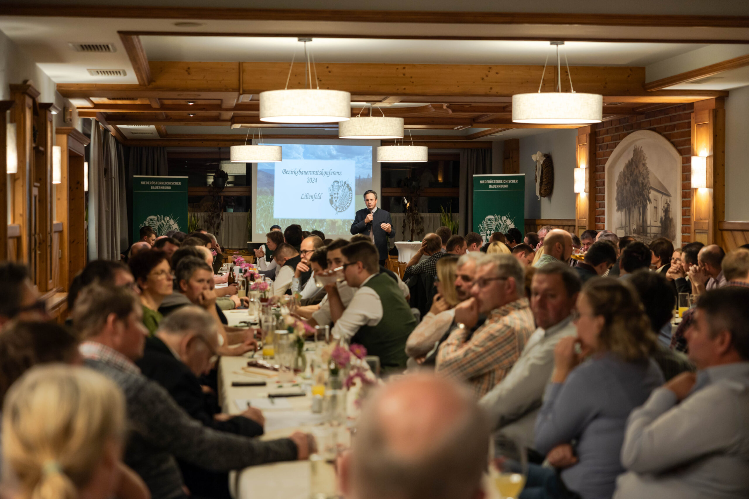 Kammerpräsident Johannes Schmuckenschlager zeigte beim Start der Bezirkskonferenzen eine klare rote Linie beim Thema Eigentumssteuern auf.